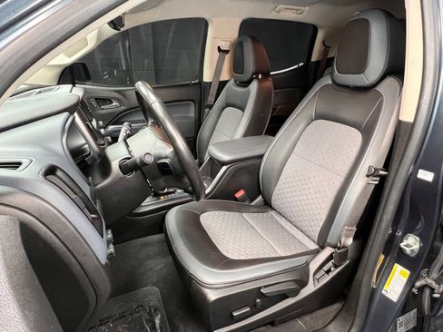 Used 2020 Chevrolet Colorado Z71 AWD/4WD image 3