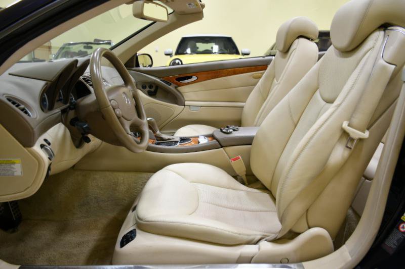 Used 2008 Mercedes-Benz SL 550 w/ P1 Pkg image 29