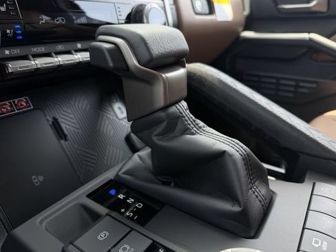 New 2026 Toyota 4Runner Limited AWD/4WD image 18