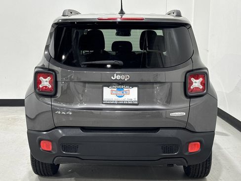 Used 2016 Jeep Renegade Latitude w/ Cold Weather Group image 24