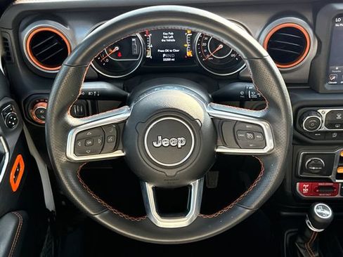 Used 2023 Jeep Gladiator Mojave AWD/4WD image 15