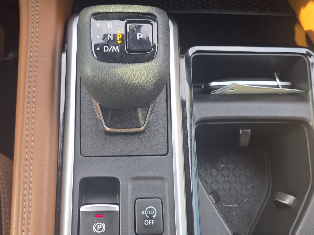 Used 2024 Nissan Pathfinder Platinum w/ Cargo Package FWD image 35