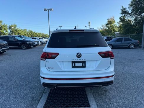 Used 2023 Volkswagen Tiguan SE R-Line image 14