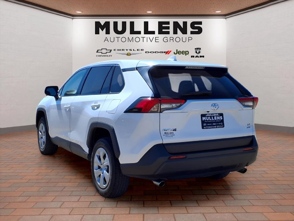 Used 2025 Toyota RAV4 LE AWD/4WD image 7