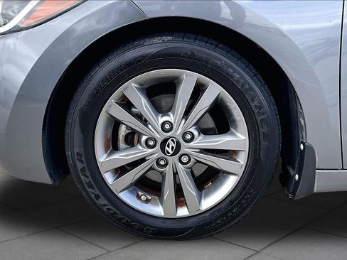 Used 2018 Hyundai Elantra SEL FWD image 10