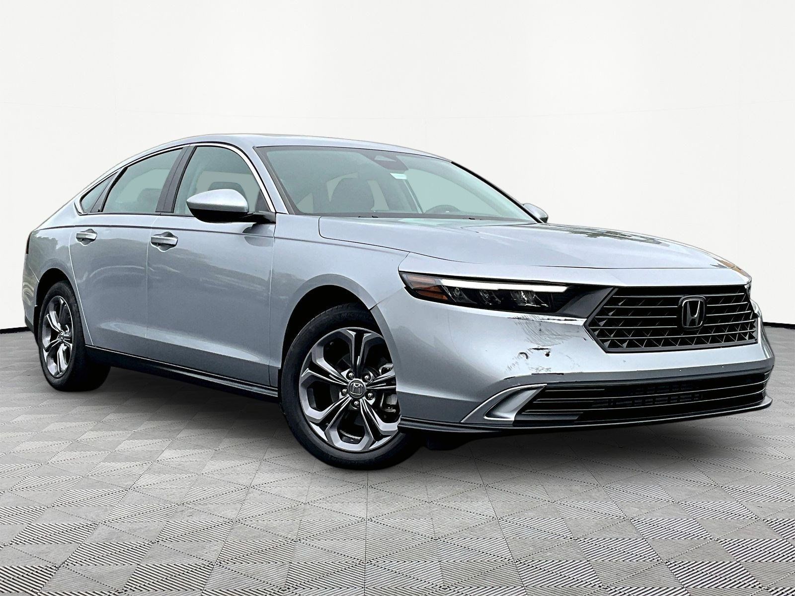 Used 2023 Honda Accord EX image 3