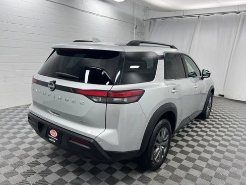 Used 2025 Nissan Pathfinder SV AWD/4WD image 5