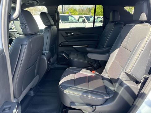 New 2026 Chevrolet Traverse High Country w/ LPO, Floor Liner Package AWD/4WD image 25