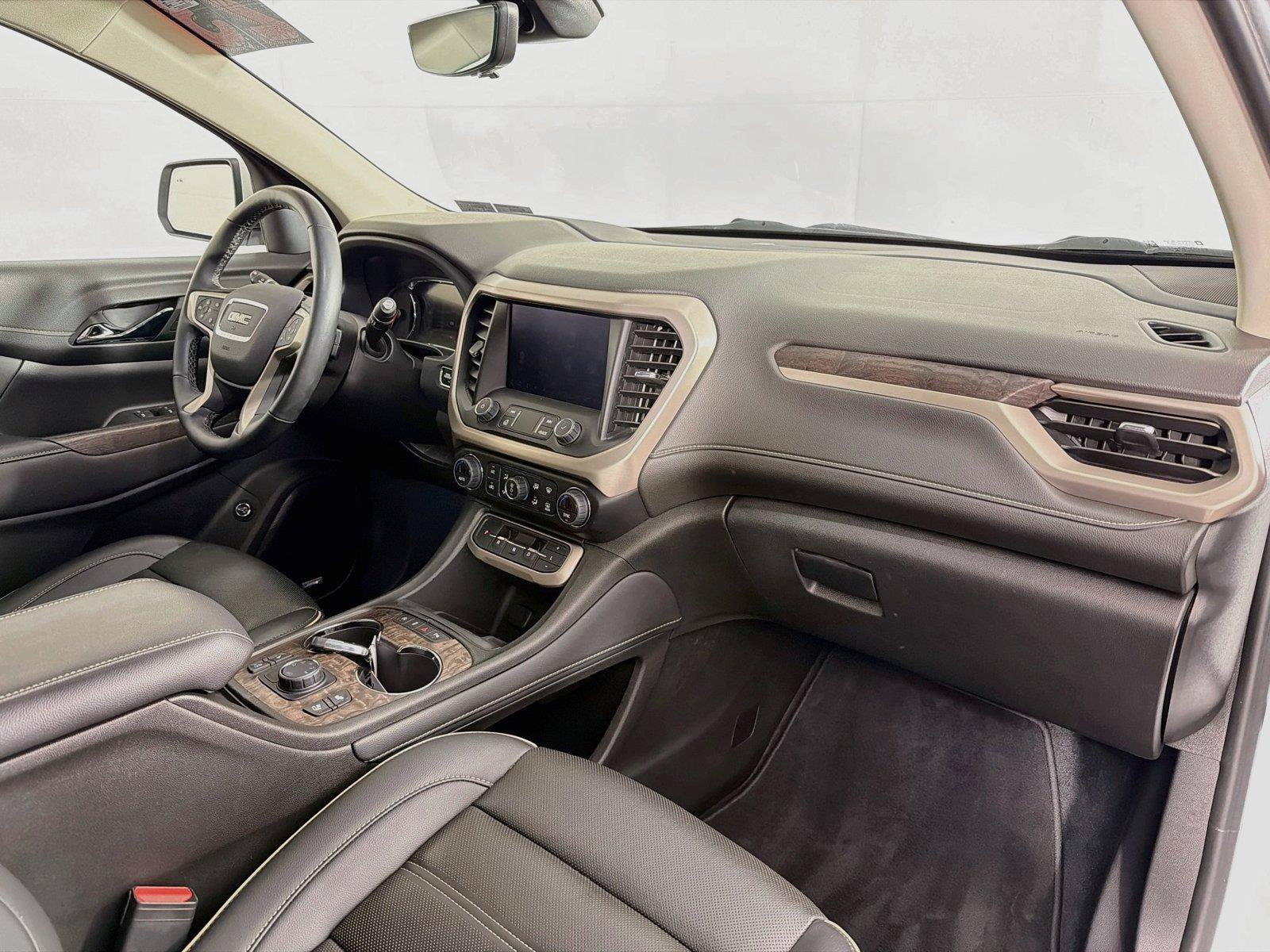 Used 2023 GMC Acadia Denali w/ Denali Technology Package AWD/4WD image 32