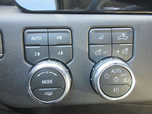 New 2026 GMC Sierra 2500 SLT w/ SLT Premium Package AWD/4WD image 19