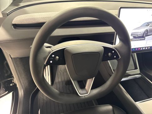 Used 2026 Tesla Model Y Long Range AWD/4WD image 27