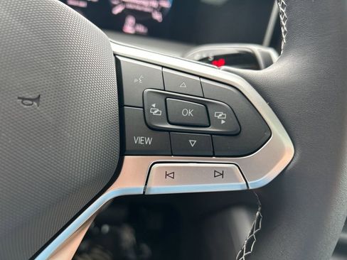 New 2026 Volkswagen Tiguan SE FWD image 28