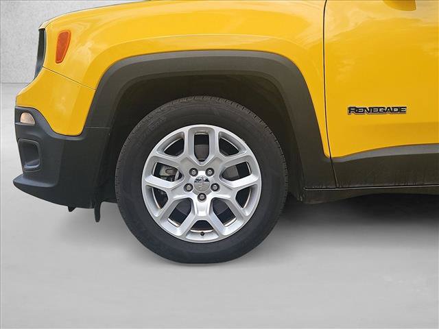 Used 2018 Jeep Renegade Latitude FWD image 15