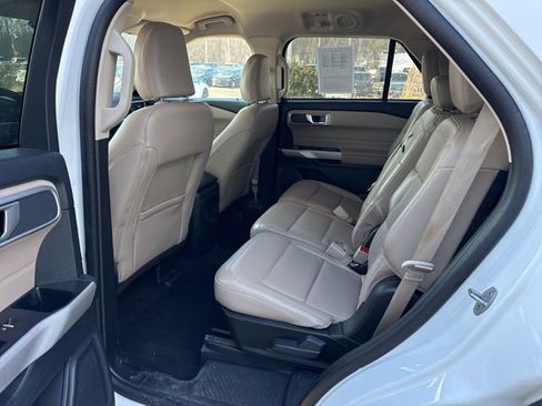 Used 2024 Ford Explorer XLT w/ Equipment Group 202A image 24