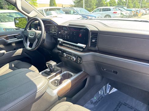Used 2023 GMC Sierra 1500 Elevation w/ LPO, Elevation Black Package AWD/4WD image 16
