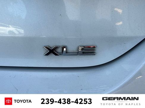 Used 2022 Toyota Highlander XLE FWD image 7