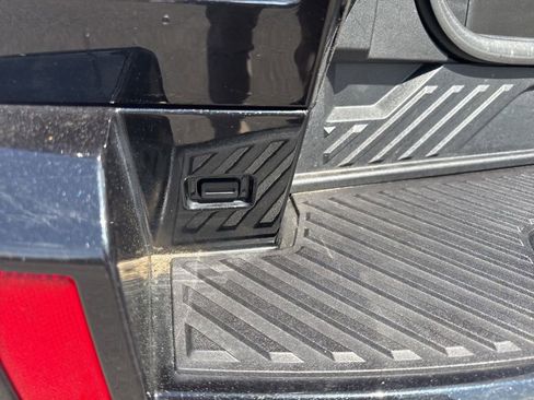 Used 2025 GMC Hummer EV 3X AWD/4WD image 33