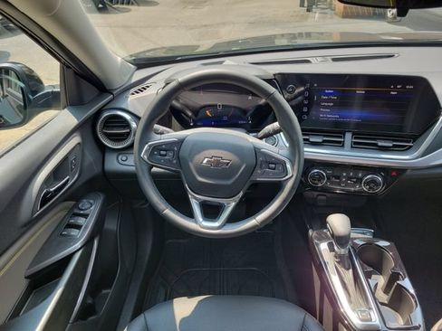 Used 2025 Chevrolet Trax ACTIV w/ Sunroof Package FWD image 8