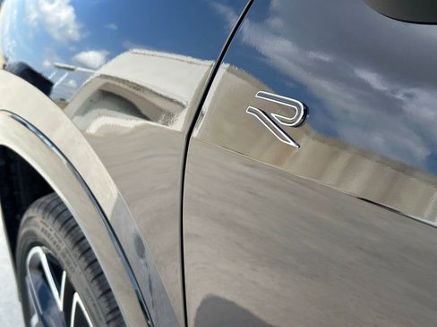 New 2026 Volkswagen Tiguan SEL R-Line AWD/4WD image 8