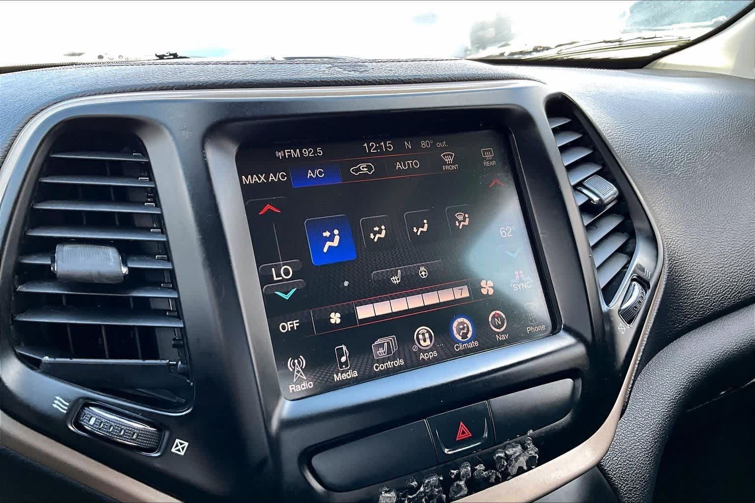 Used 2015 Jeep Cherokee Limited AWD/4WD image 32