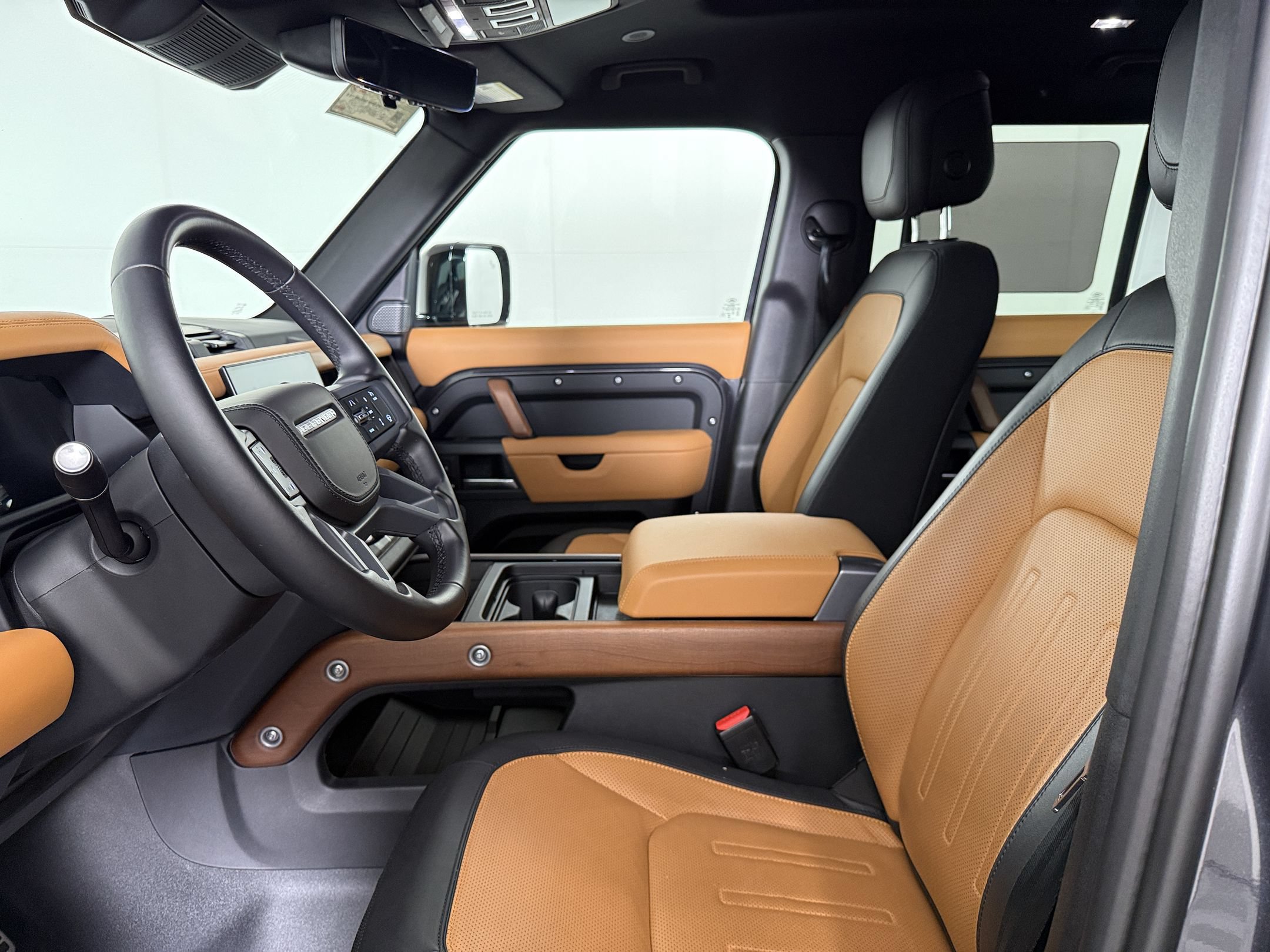 Certified 2024 Land Rover Defender 110 X AWD/4WD image 5