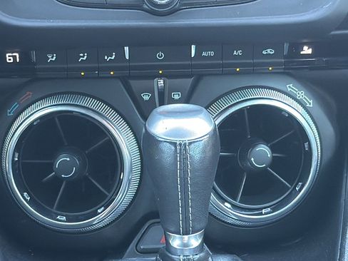 Used 2019 Chevrolet Camaro LT image 22