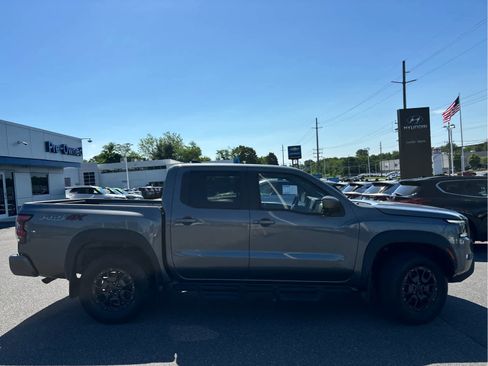 Used 2023 Nissan Frontier PRO-4X w/ Pro-4X Premium Package AWD/4WD image 3