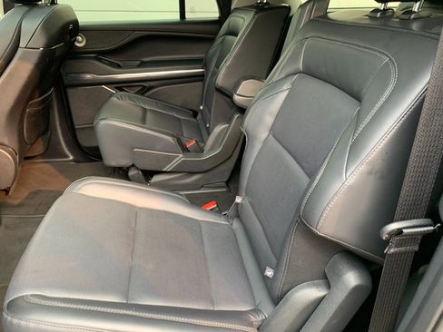 Certified 2025 Lincoln Navigator L Reserve AWD/4WD image 19