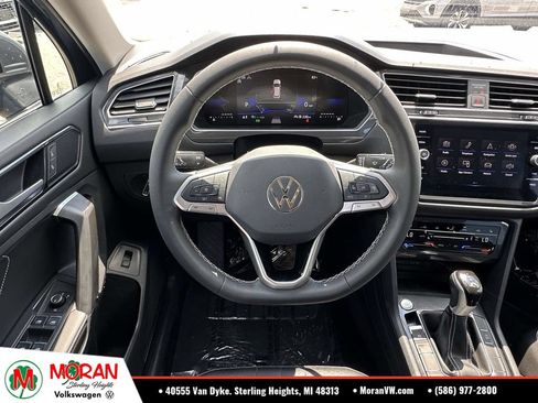 Certified 2024 Volkswagen Tiguan SE AWD/4WD image 15