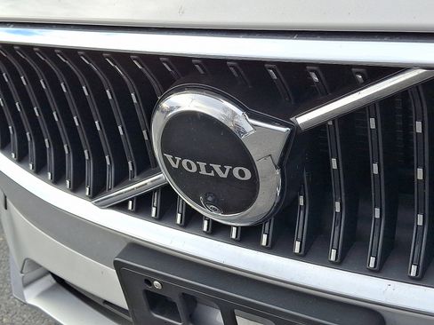 Used 2024 Volvo V90 B6 Cross Country Ultimate image 32