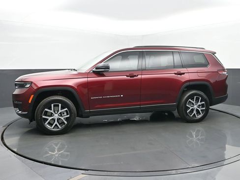 Used 2025 Jeep Grand Cherokee L Limited image 2