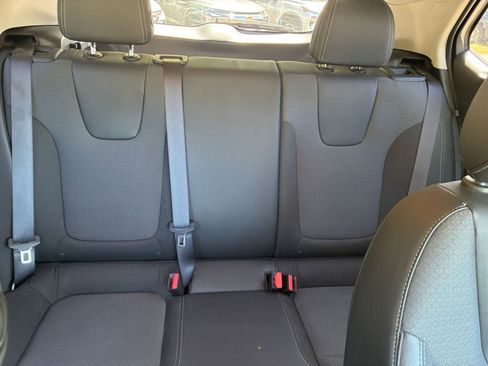 Used 2025 Buick Encore GX Preferred FWD image 36