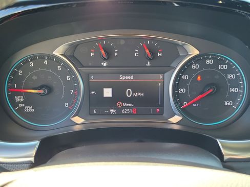 Used 2023 Chevrolet Traverse RS FWD image 22