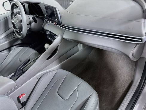 Used 2023 Hyundai Elantra SEL FWD image 28