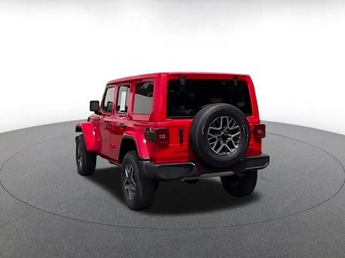 Used 2025 Jeep Wrangler Unlimited Sahara AWD/4WD image 11
