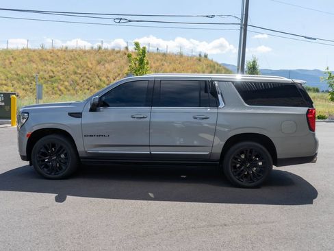 Certified 2023 GMC Yukon XL Denali w/ LPO, Floor Liner Package AWD/4WD image 4