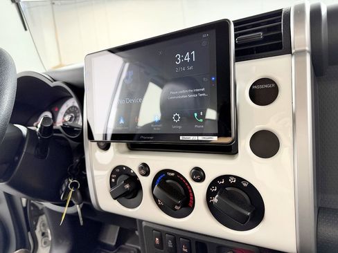 Used 2013 Toyota FJ Cruiser 4WD image 50