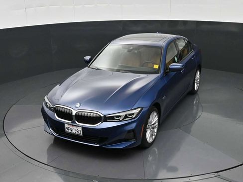 Used 2023 BMW 330e xDrive w/ Driving Assistance Package AWD/4WD image 17