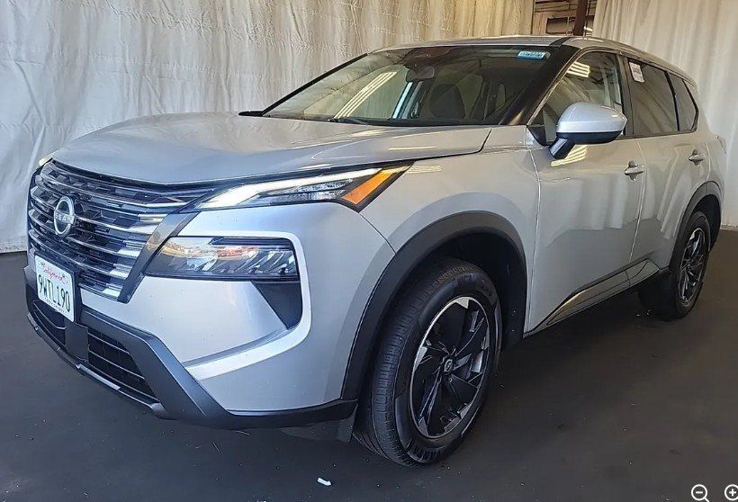 Used 2024 Nissan Rogue SV AWD/4WD image 1