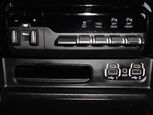 Certified 2023 RAM 1500 Big Horn AWD/4WD image 12