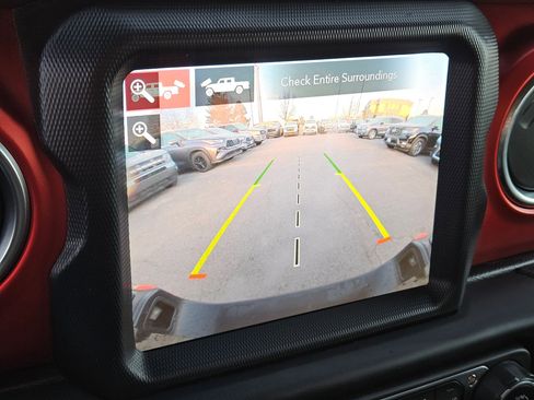 Used 2020 Jeep Gladiator Rubicon image 25