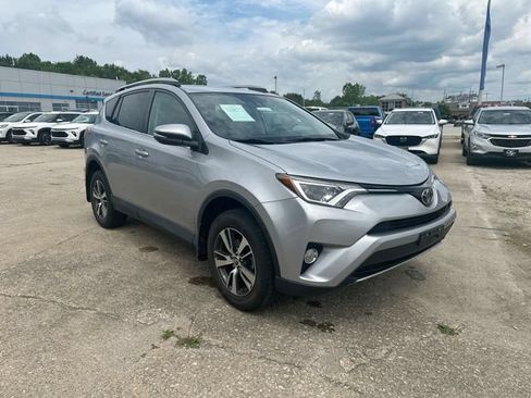 Used 2018 Toyota RAV4 XLE w/ Plus Extra Value Package AWD/4WD image 11