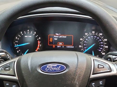 Used 2018 Ford Fusion SE image 20