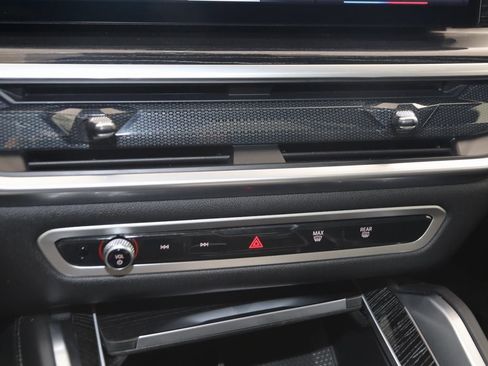 Used 2024 BMW X6 xDrive40i w/ Premium Package image 27