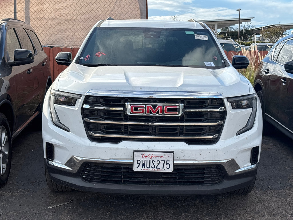 Used 2026 GMC Acadia Elevation FWD image 2