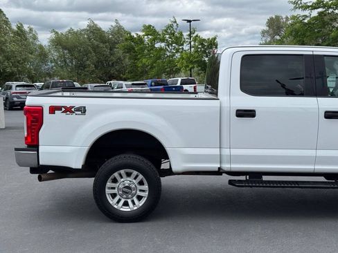Used 2019 Ford F250 XLT w/ FX4 Off-Road Package AWD/4WD image 9