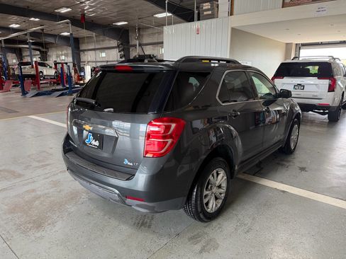 Used 2017 Chevrolet Equinox LT w/ Convenience Package AWD/4WD image 7