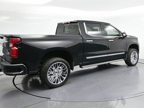 Used 2023 Chevrolet Silverado 1500 High Country w/ High Country Premium Package AWD/4WD image 7