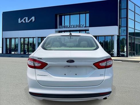 Used 2016 Ford Fusion SE FWD image 9