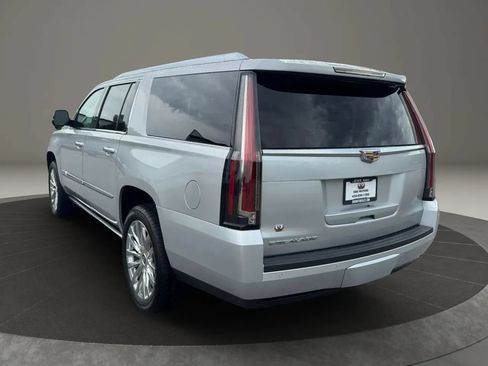 Used 2016 Cadillac Escalade ESV Premium AWD/4WD image 4